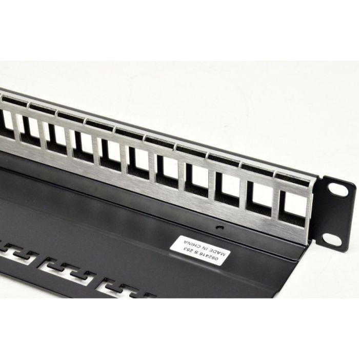 Патч-панель для 24 модулей Keystone 19’’, 1U, черная, Corning